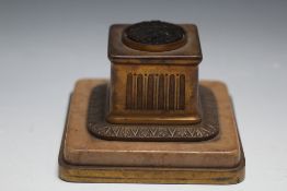 A GILT BRONZE AND MARBLE TYPE PEN WIPE, W 12.5 cm