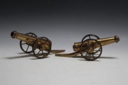 A PAIR OF SCRATCH BUILT BRASS DESK CANNONS, W 22 cm