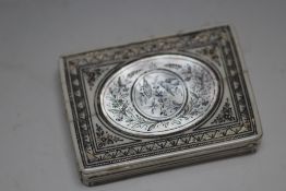 A CHINESE TYPE COUNTER BOX WITH MOTHER OF PEARL COUNTERS, W 8.5 cm