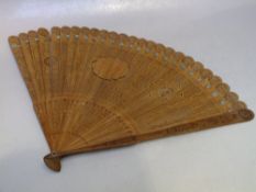 A VINTAGE CARVED WOODEN FAN FOR RESTORATION, L 27 cm