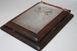 A CONTINENTAL SILVER TOPPED NOTEPAD HOLDER CIRCA 1936, A/F, H 29 cm