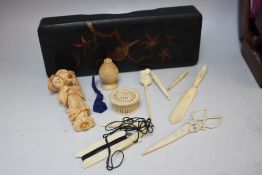 A COLLECTION OF ASSORTED LATE 19TH / EARLY 20TH CENTURY IVORY PIECES, to include a Japanese