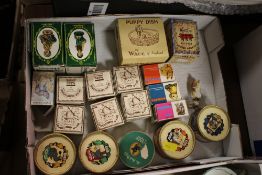 A SMALL TRAY OF BOXED WADE COLLECTABLES TO INCLUDE DRUM BOX SERIES EXAMPLES