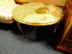 AN ONYX CIRCULAR OCCASIONAL TABLE WITH METAL LEGS H-45 CM DIA.79 CM