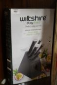 A BOXED WILTSHIRE STAY SHARP 6 PIECE KNIFE BLOCK SET