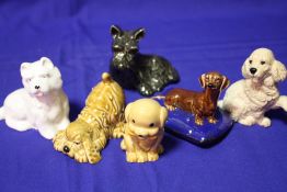 A COLLECTION OF WADE DOG FIGURES (6)