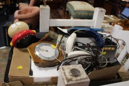 A TRAY OF ASSORTED COLLECTABLES TO INCLUDE JUGGLING BATONS, ASSORTED FANTASY CHESS PIECES, CLOCKS,