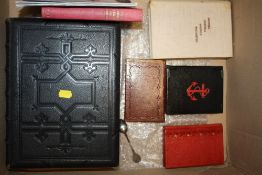 A COLLECTION OF VINTAGE BOOKS TO INCLUDE A LEATHER BOUND BIBLE