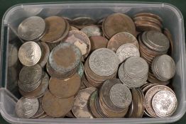 A TUB OF ASSORTED VINTAGE COINAGE