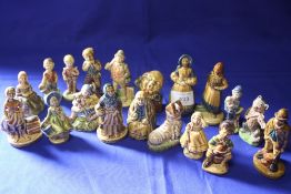 A COLLECTION OF 18 WADE CERAMIC FIGURES TO INCLUDE IRISH EXAMPLES