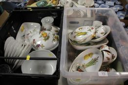 TWO TRAYS OF ROYAL WORCESTER EVESHAM DINNERWARE
