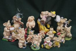 A TRAY OF PIGGIN FIGURES