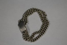 A VINTAGE HALLMARKED SILVER DOUBLE CURB LINK CHAIN BRACELET