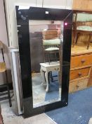 A LARGE MODERN MIRRORED RECTANGULAR WALL MIRROR 160 X 80 CM