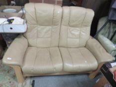 A MODERN STRESSLESS 2 SEATER RECLINING SOFA - SLIGHTLY WORN