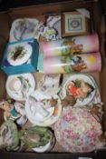 A TRAY OF ASSORTED CERAMICS TO INCLUDE ROYAL WINTON CHINZ, JOHN BESWICK FIGURES ETC.