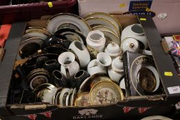 A TRAY OF CHOKIN GILDED POTTERY