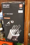 A BOXED ZWILLING SHARP BLOCK KITCHEN KNIFE SET