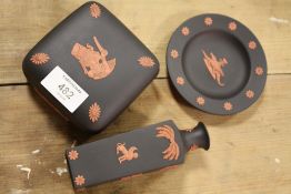 THREE PIECES OF BLACK AND TERRACOTTA WEDGWOOD JASPERWARE TO INCLUDE A LIDDED TRINKET POT