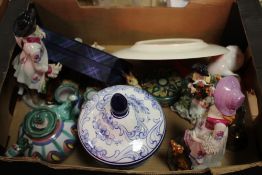 A TRAY OF ASSORTED CERAMICS TO INCLUDE CONTINENTAL STYLE FIGURES, BESWICK BEATRIX POTTER FIGURE A/