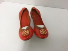 TORY BURCH - a pair of ladies red shoes, size 8M