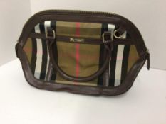 BURBERRY - a classic Burberry handbag