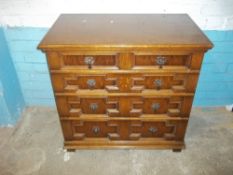 AN OAK FOUR DRAWER CHEST OF DRAWERS, H 82 cm, L 85 cm, W 49 cm