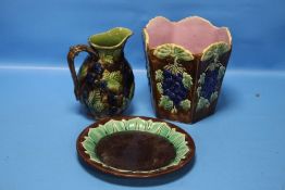 THREE PIECES OF MAJOLICA STYLE CERAMICS