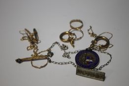 A COLLECTION OF GOLD AND YELLOW METAL TO ALSO INCLUDE A SILVER FOOTBALL MEDAL, WEIGHABLE GOLD 8.6 g