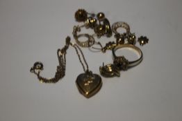 A QUANTITY OF 9 CT GOLD AND YELLOW METAL EARRINGS ETC., W 10.5 g