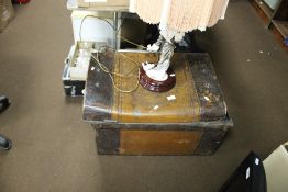 A TIN TRUNK AND CONTENTS TOGETHER WITH A FIGURATIVE LAMP