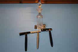 PARKER DUOFOLD AND PARKER 17 FOUNTAIN PENS ALONG WITH A SILVER THIMBLE ETC.