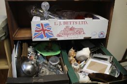 TWO TRAYS OF CERAMICS TOGETHER WITH A TRAY OF GLASSWARE (TRAYS NOT INCLUDED)