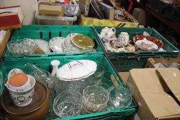 THREE TRAYS OF CERAMICS AND GLASSWARE TO INCLUDE CONTINENTAL STYLE FIGURE (TRAYS NOT INCLUDED)