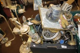 A TRAY OF METALWARE (TRAY NOT INCLUDED)