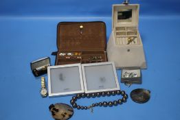 A TRAY OF COSTUME JEWELLERY