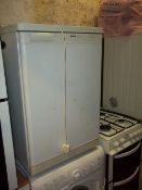 A BOSCH UNDER COUNTER FRIDGE, 60 CM WIDE