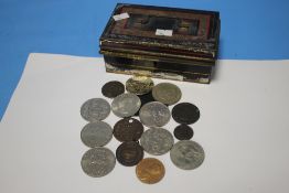 A SMALL QUANTITY OF ASSORTED COINS TO INCLUDE COMMEMORATIVES