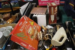 TWO TRAYS OF SUNDRIES TO INCLUDE YACHT BOY RADIO