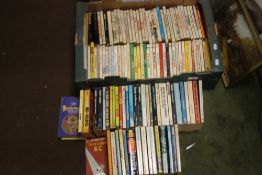 A TRAY OF VINTAGE PAPERBACKS TO INCLUDE 'MAD', SCIENCE FICTION INCLUDING ASIMOV ETC..