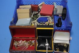 A BOX OF ASSORTED COSTUME JEWELLERY