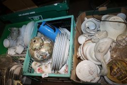 A QUANTITY OF CERAMICS (TRAYS NOT INCLUDED)