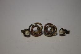 TWO PAIRS OF 9 CT GOLD EARRINGS, ONE PAIR SET WITH PEARLS, TOTAL WEIGHT 3.7 g