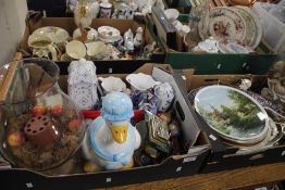 FOUR TRAYS OF CERAMICS TO INCLUDE CONTINENTAL STYLE FIGURES, A FIGURATIVE LAMP ETC.