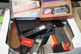 A BOX OF COLLECTABLES TO INCLUDE MOBILE PHONES