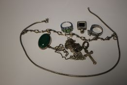 A COLLECTION OF SILVER AND WHITE METAL ITEMS TO INCLUDE DRESS RING AND DOLPHIN BRACELET,