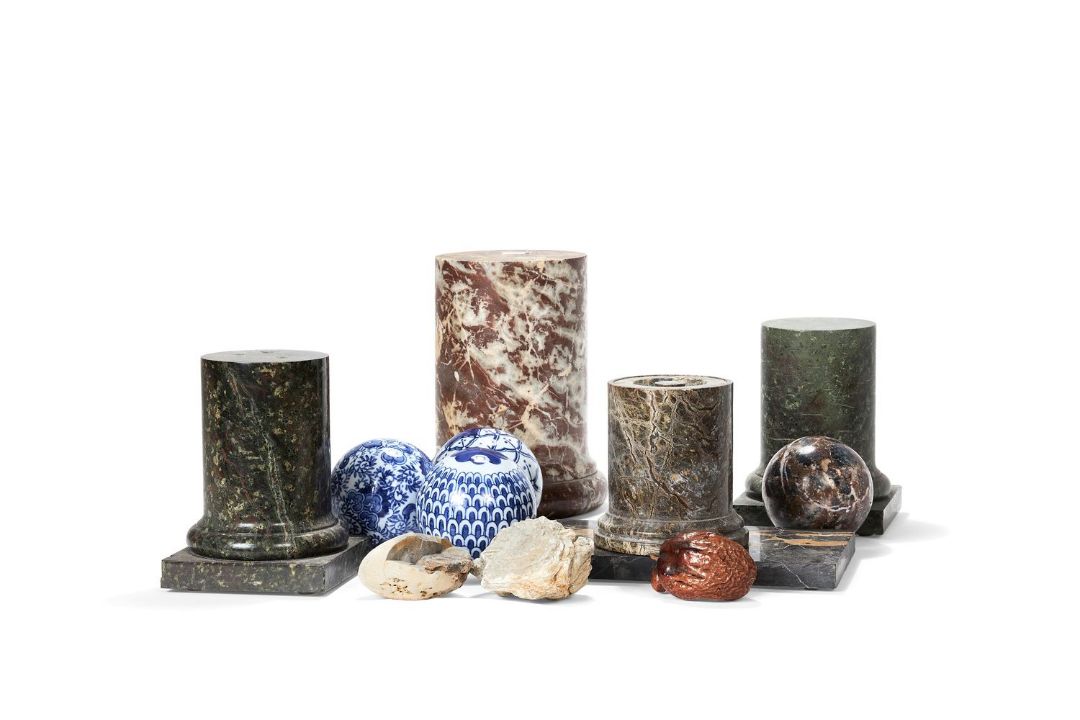 A collection of twelve assorted items of specimen and curiosity interest
