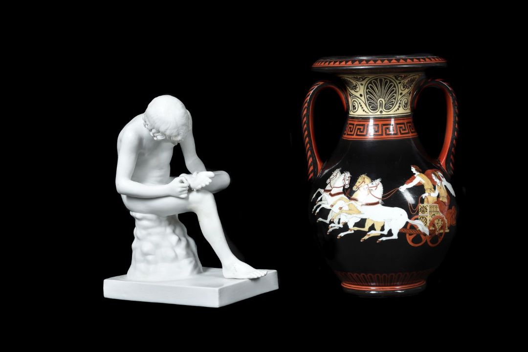 A Continental porcelain Etruscan-style vase, circa 1830-50 - Image 1 of 2