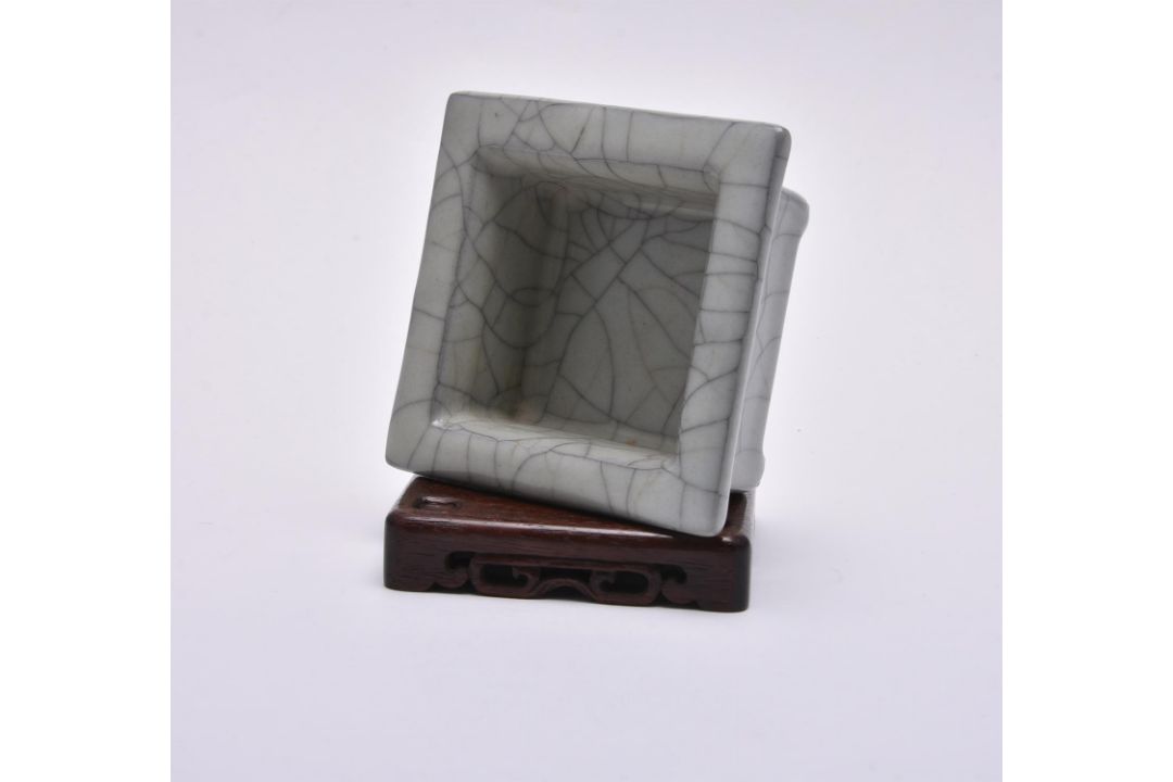 A Chinese guan-type square brush washer - Image 2 of 3