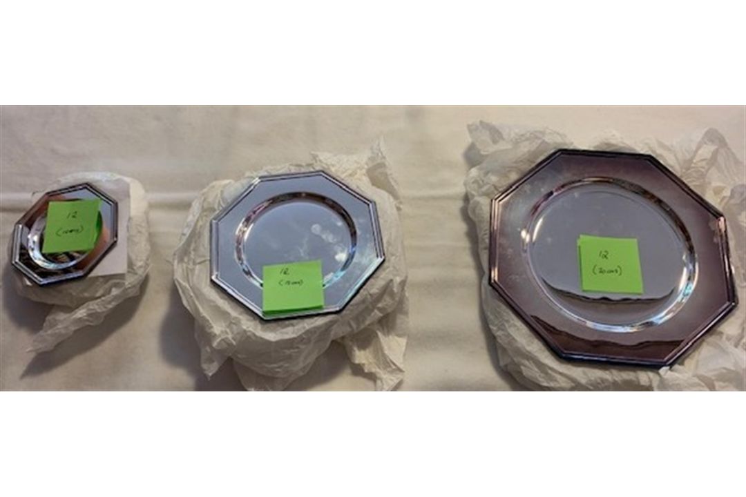 A modern Italian silver coloured octagonal table service of plates by Bruno e Cesare Zaramella e Fig - Image 2 of 2